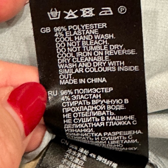 Reiss Pippy Abstract Printed Blouse Gray Sz 10 Satin V Neck Relaxed Fit NWOT - Picture 10 of 13